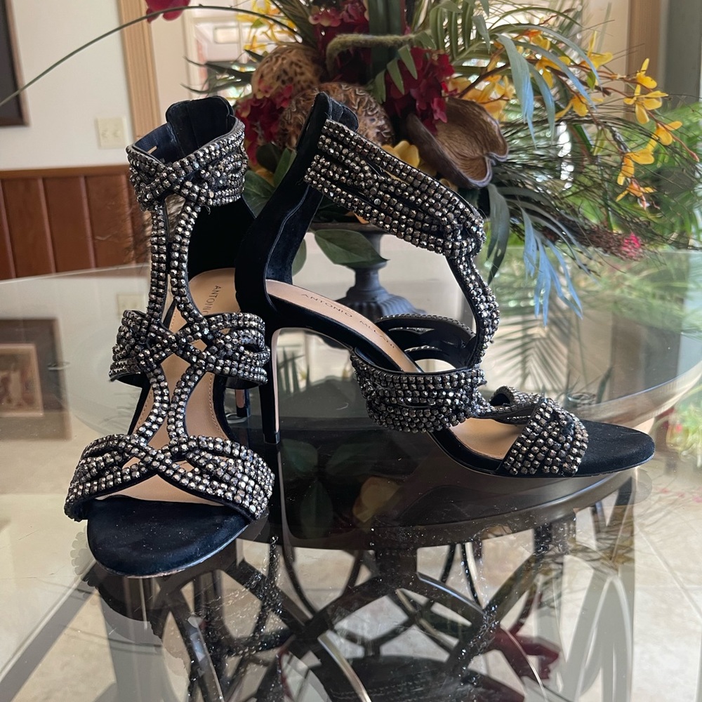 🌺RETAIL PRICE $120🌺WORN ONCE/LIKE NEW🌺FLAWLESS PREOWNED ANTONIO MELINI HEELS